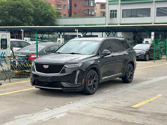 CADILLAC XT6