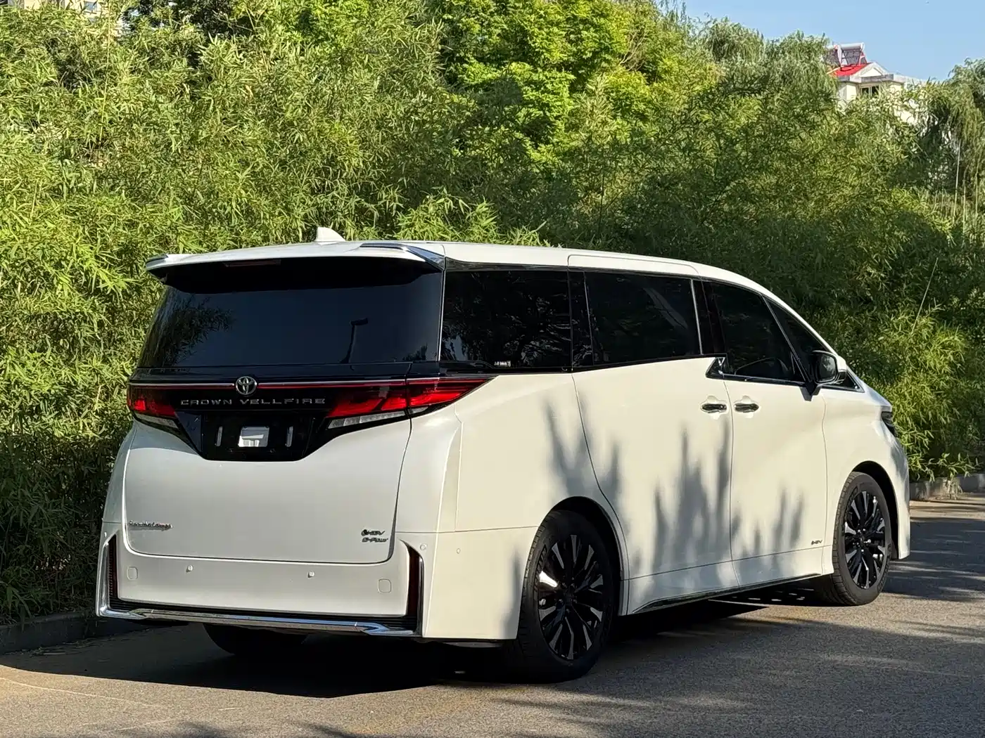 Toyota Vellfire 2024 Crown Hybrid 2.5L Executive Premium Edition фото 19