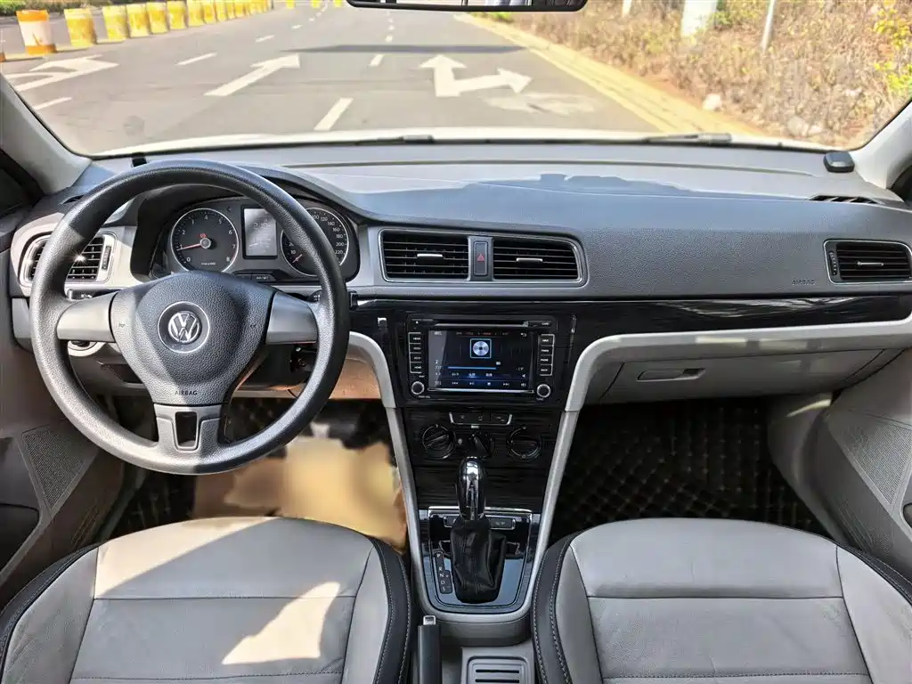Volkswagen Lavida Tour 2013 1.4TSI Automatic Comfort фото 12