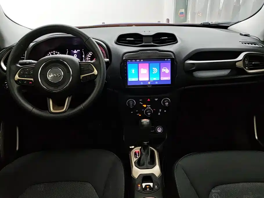 Jeep Renegade 2019 2018 Connected Large Screen Edition 180T Automatic High Energy