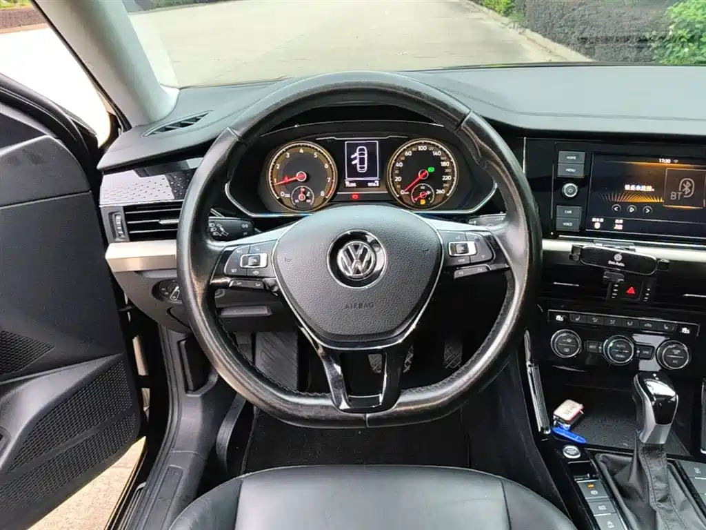 Volkswagen Passat 2019 330TSI Elite Version China VI фото 11