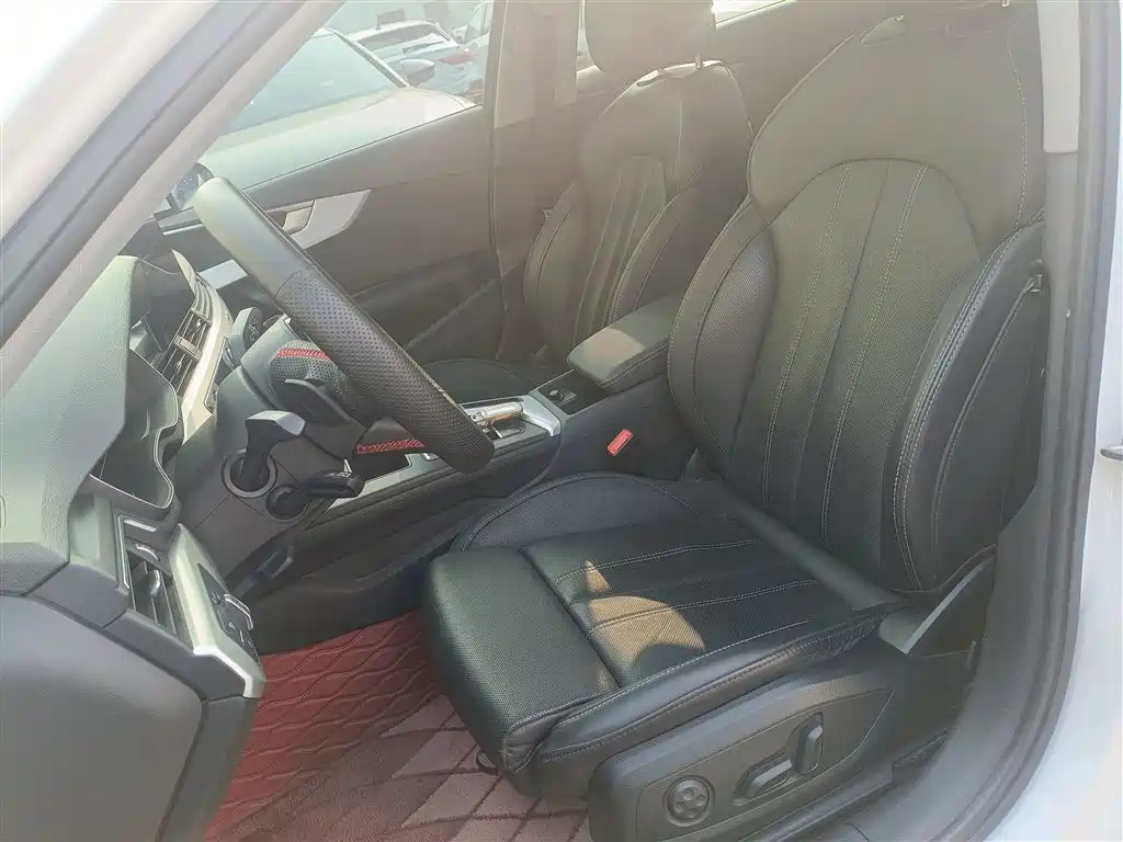 Audi A4L 2020 40 TFSI quattro Luxury Dynamic фото 15