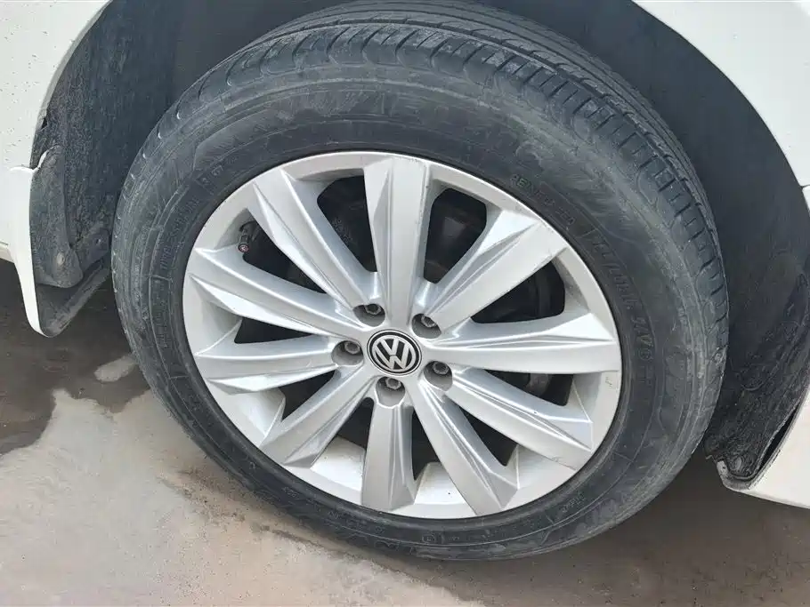Volkswagen Bora 2017 1.6L Manual Comfort Edition фото 6