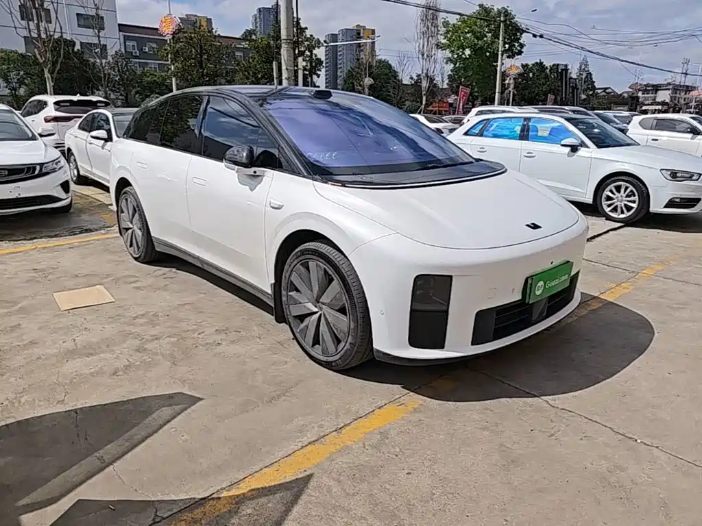 Li Auto i6 2025 2025 4WD Base Model
