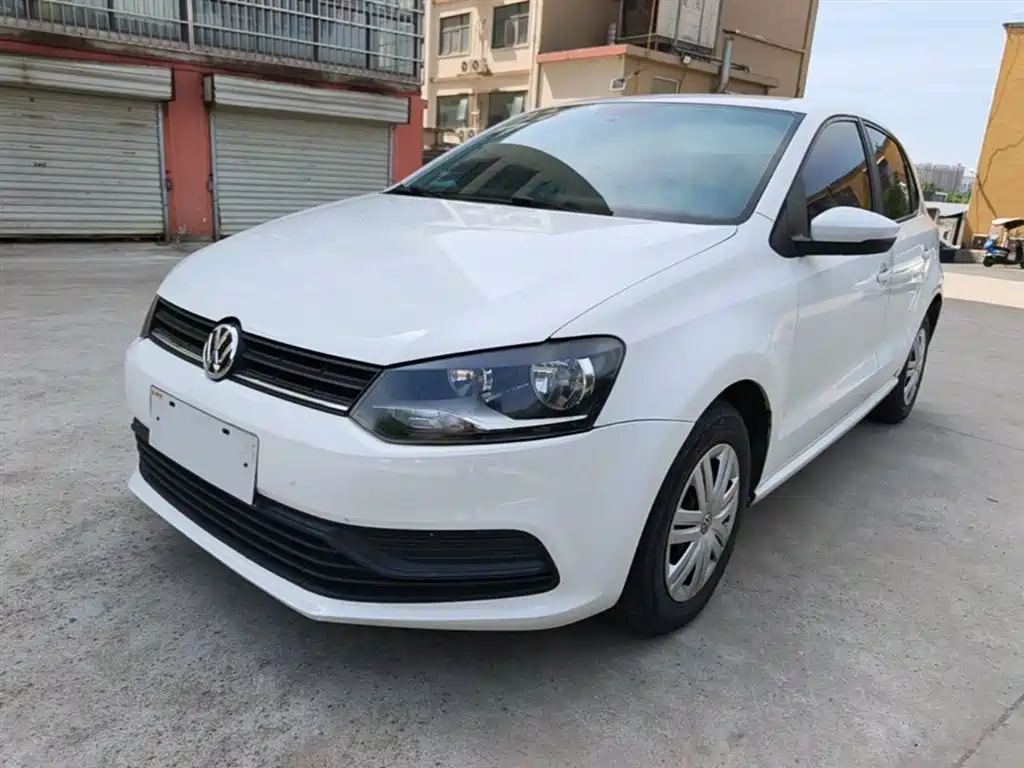 Volkswagen Polo 2016 1.4L Automatic Trend фото 2