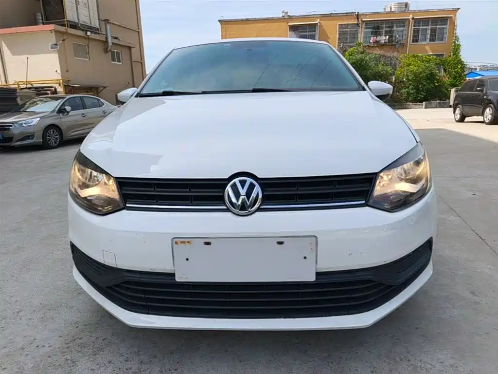 Volkswagen Polo 2016 1.4L Automatic Trend фото 3