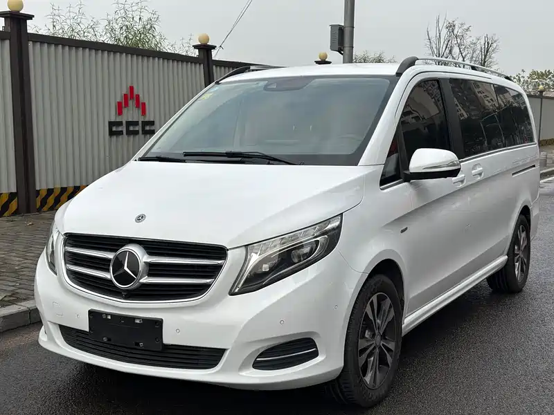 Mercedes-Benz V-Class Model V 260 Premium Edition