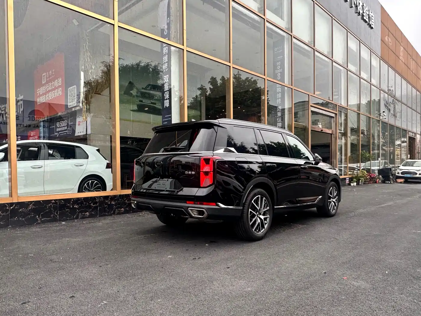 GAC Trumpchi Trumpchi GS8 2025 Pilot Series 2.0TGDI 2WD Luxury Edition 5-seater фото 17