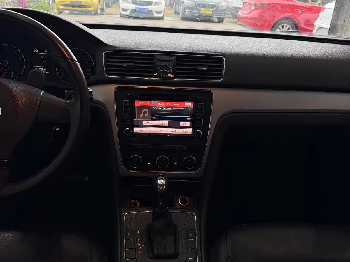 Volkswagen Passat 2014 1.8TSI DSG Luxury Edition фото 14