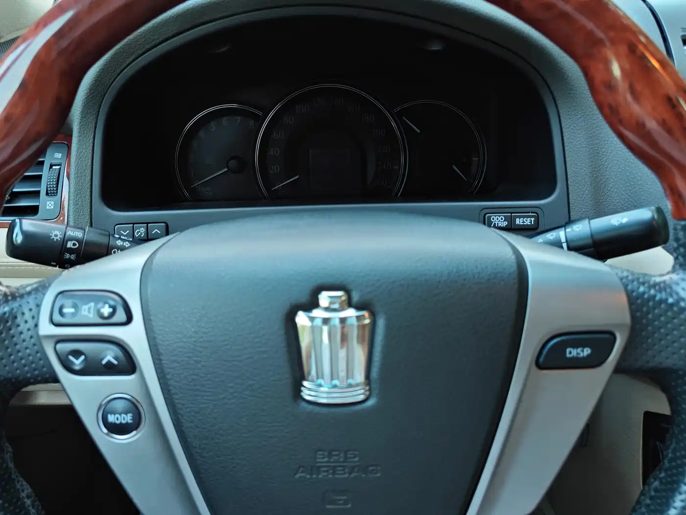 Toyota Crown 2012 2.5L Royal Leather Edition фото 8