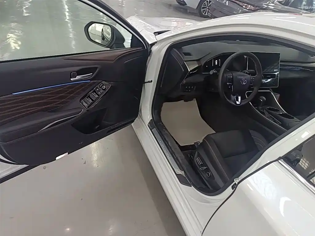Toyota Avalon 2024 Model Hybrid 2.5L XLE Prestige Edition фото 16