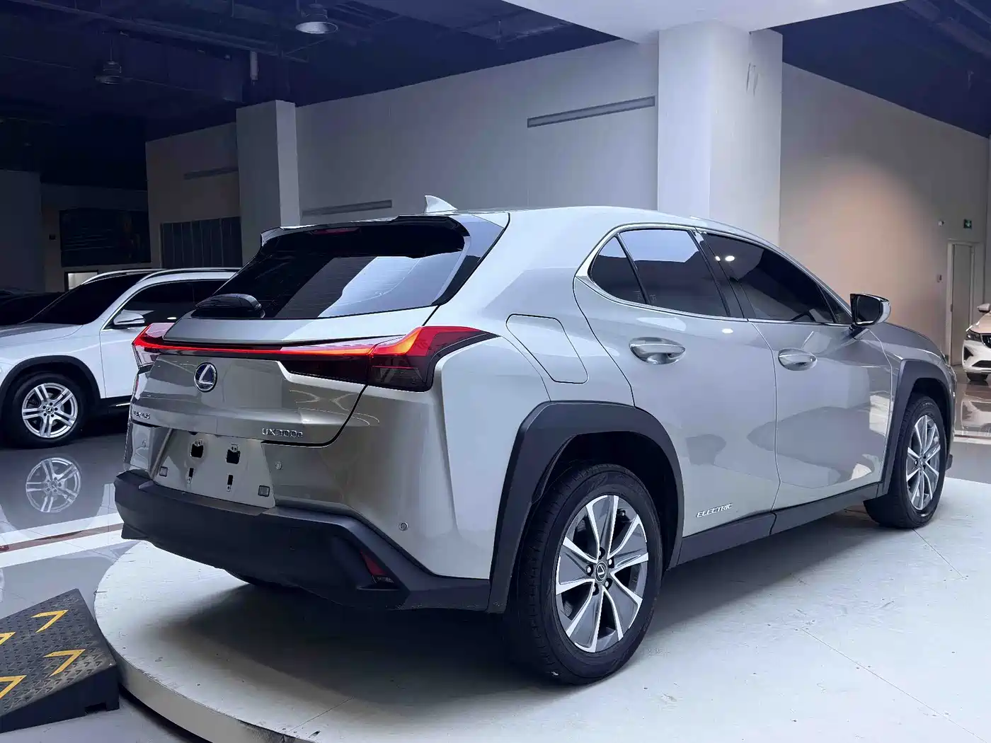 Lexus UX Electric 2022 2020 300e Pure Enjoyment Edition