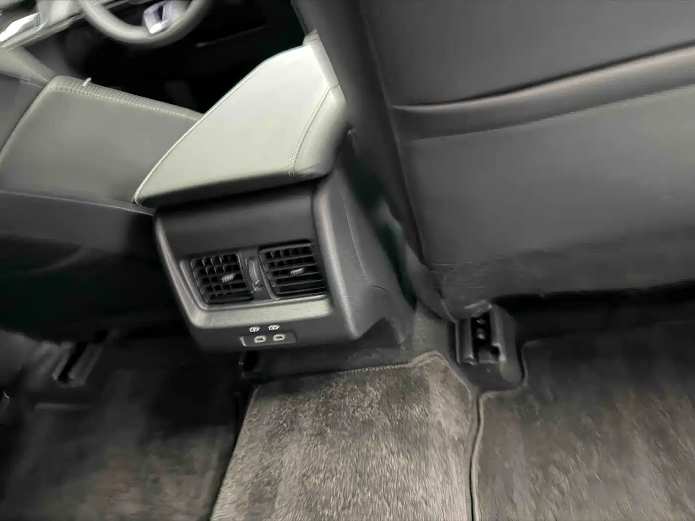 Toyota Camry 2026 Hybrid 2.0HE Elite Edition фото 20