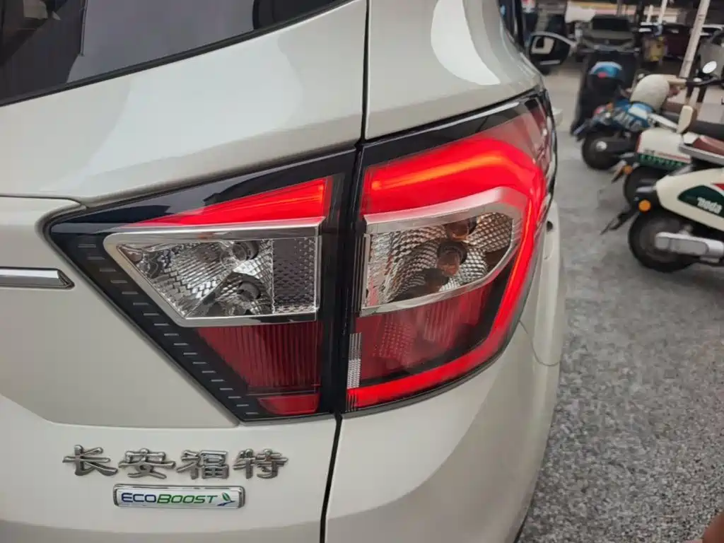 Ford Kuga 2019 2018 Facelift EcoBoost 180 FWD Boyi Edition