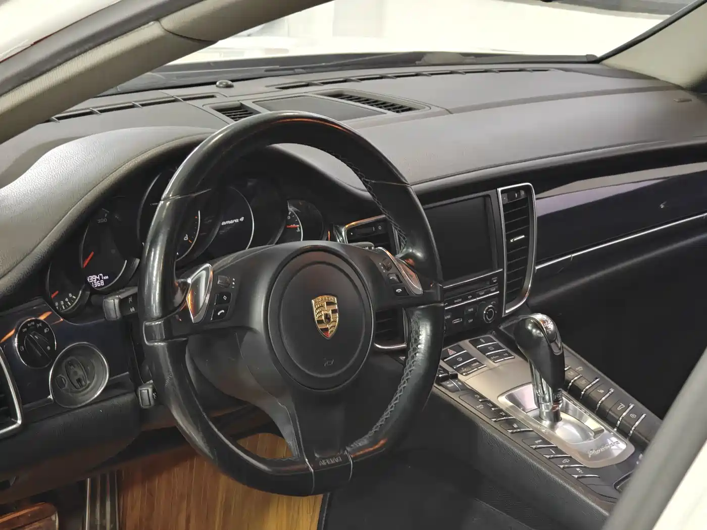 Porsche Panamera 2010 Panamera 4 3.6L фото 25