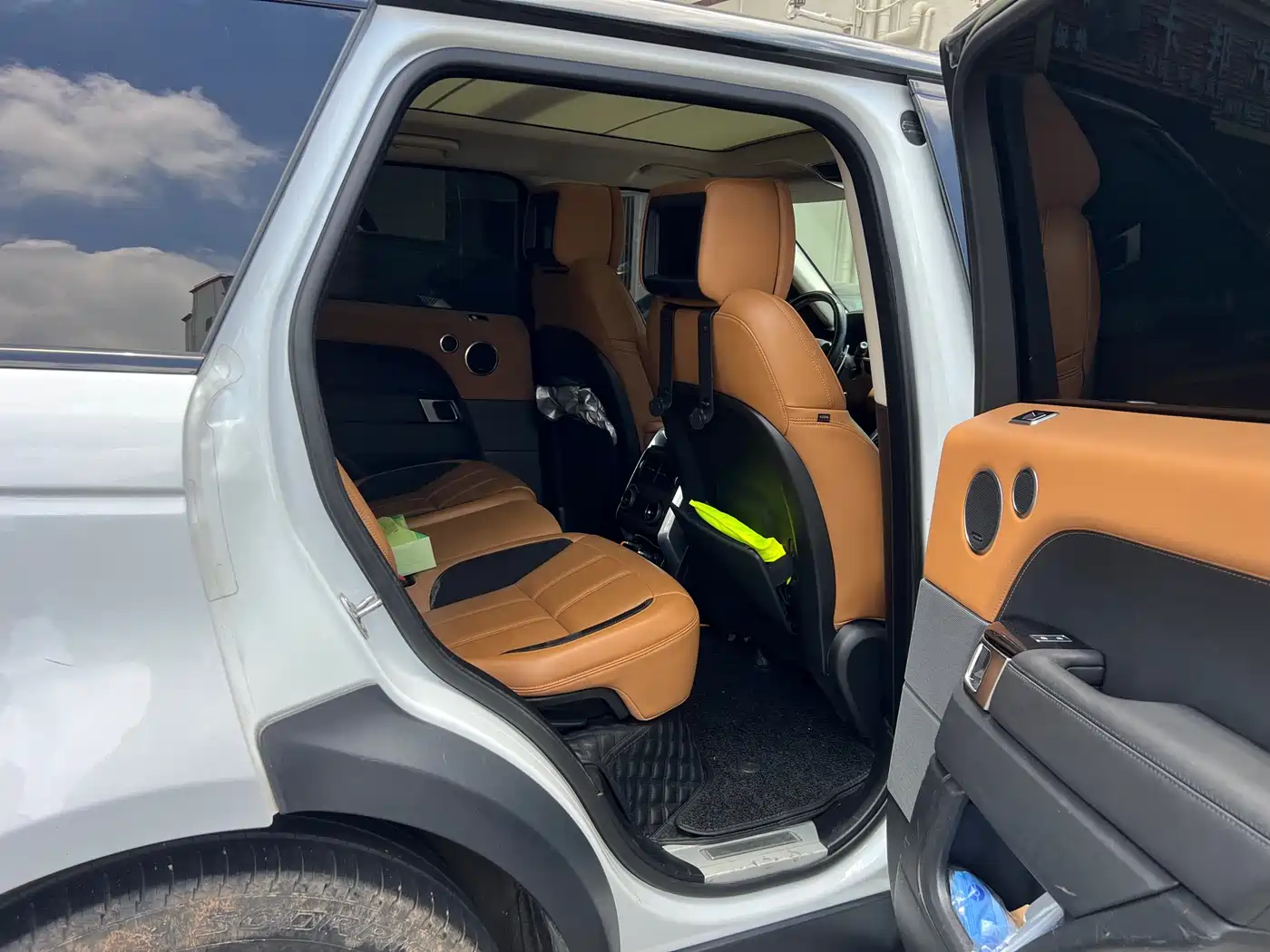 Land Rover Range Rover Sport 2022 3.0 L6 Gloss Black Edition фото 7