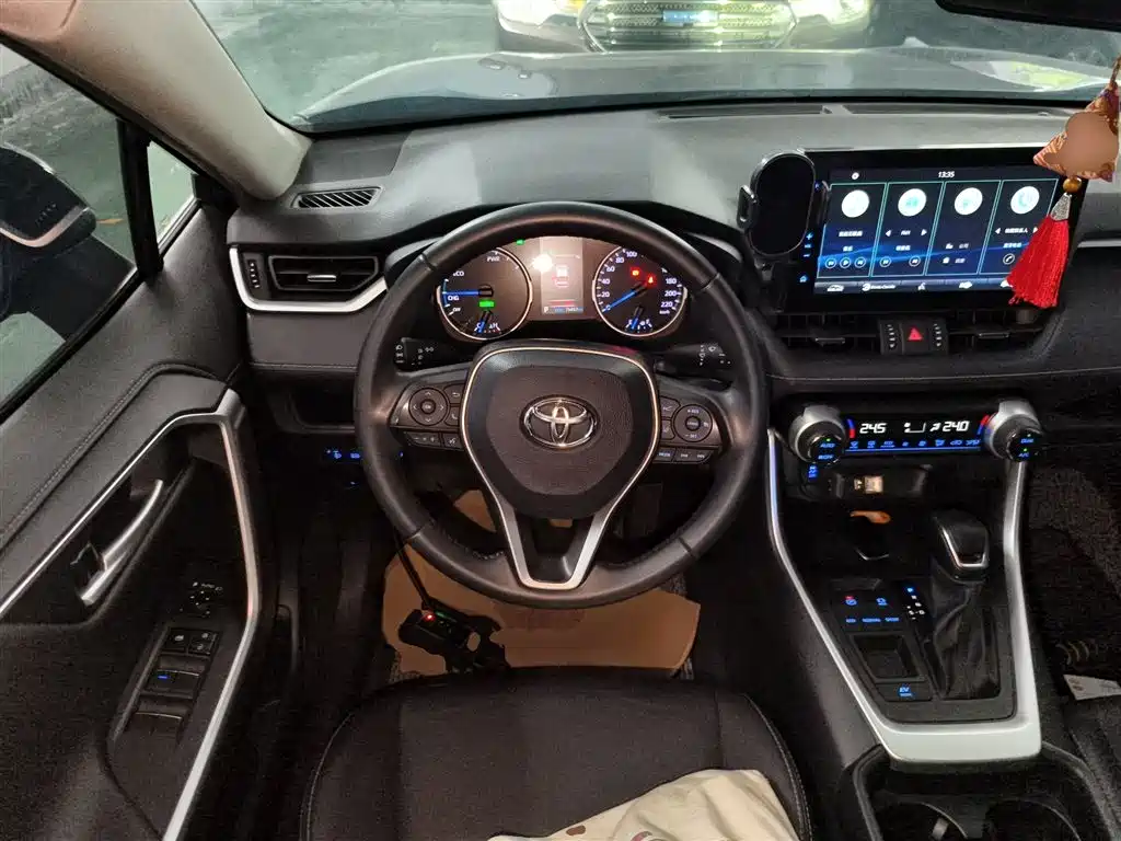 Toyota Wildlander 2022 Hybrid 2.5L E-CVT FWD Luxury PLUS Edition фото 7