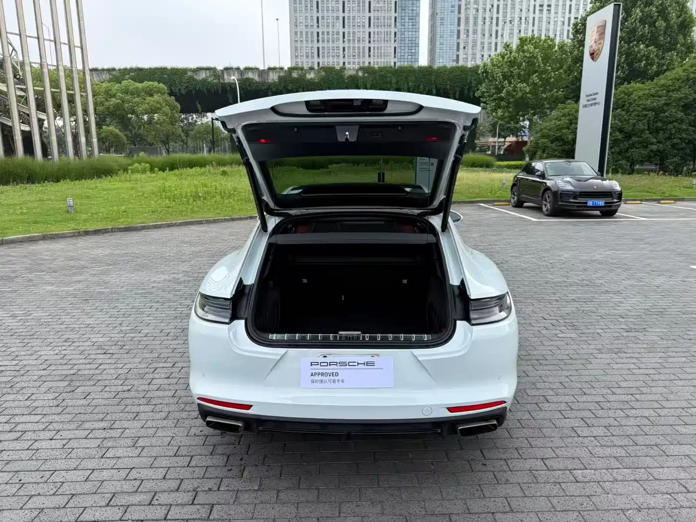 Porsche Panamera 2023 Panamera 4 Executive Long Wheelbase 2.9T фото 6