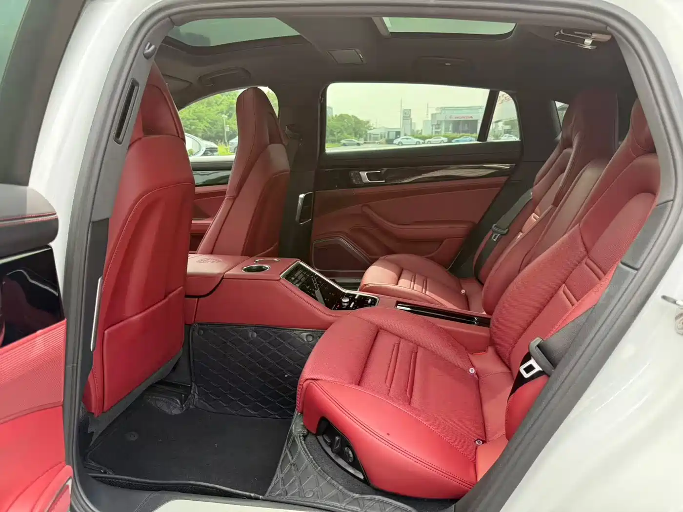 Porsche Panamera 2023 Panamera 4 Executive Long Wheelbase 2.9T фото 12