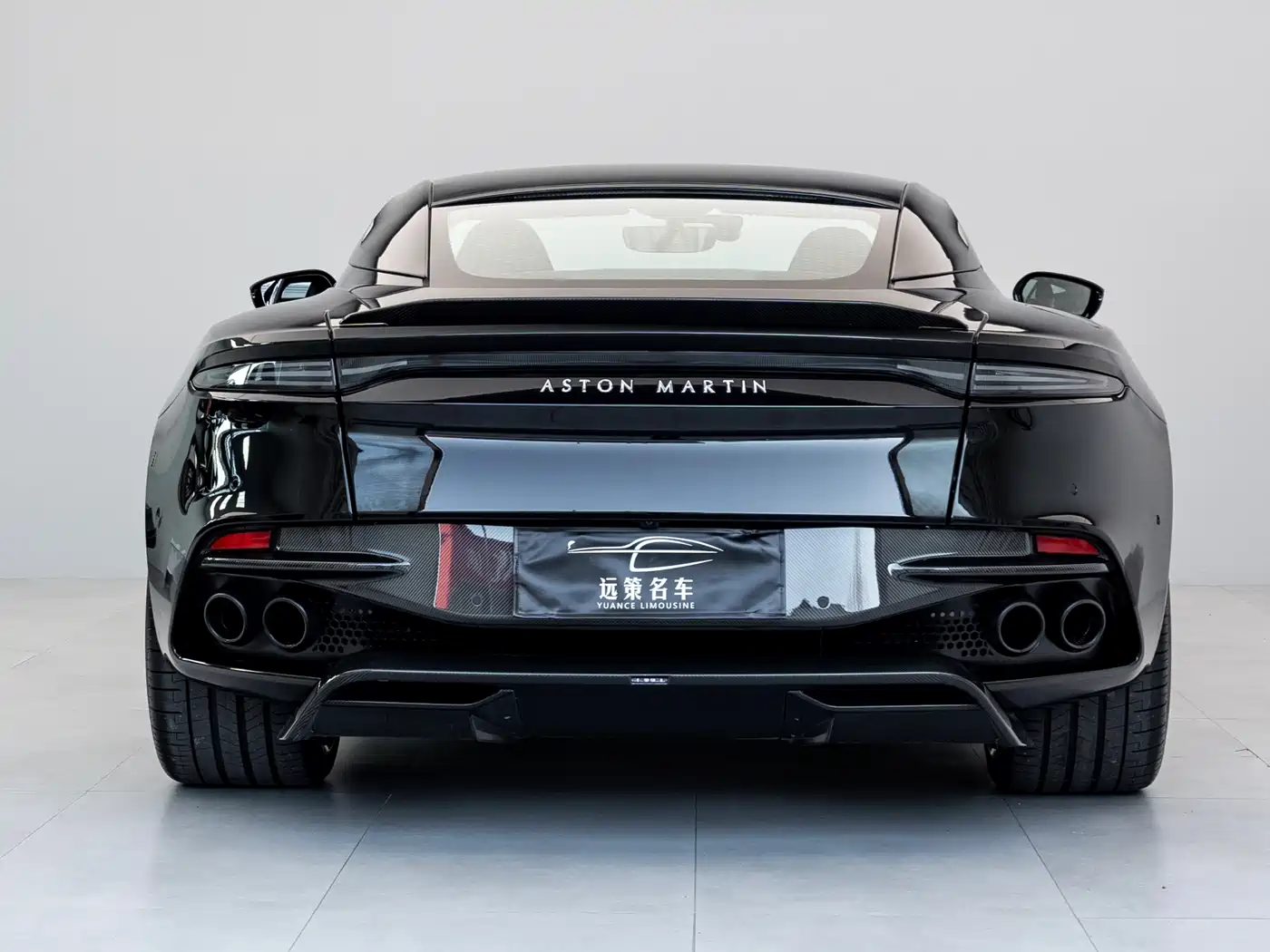 Aston Martin DBS 2022 DBS Superleggera V12 Coupe фото 17