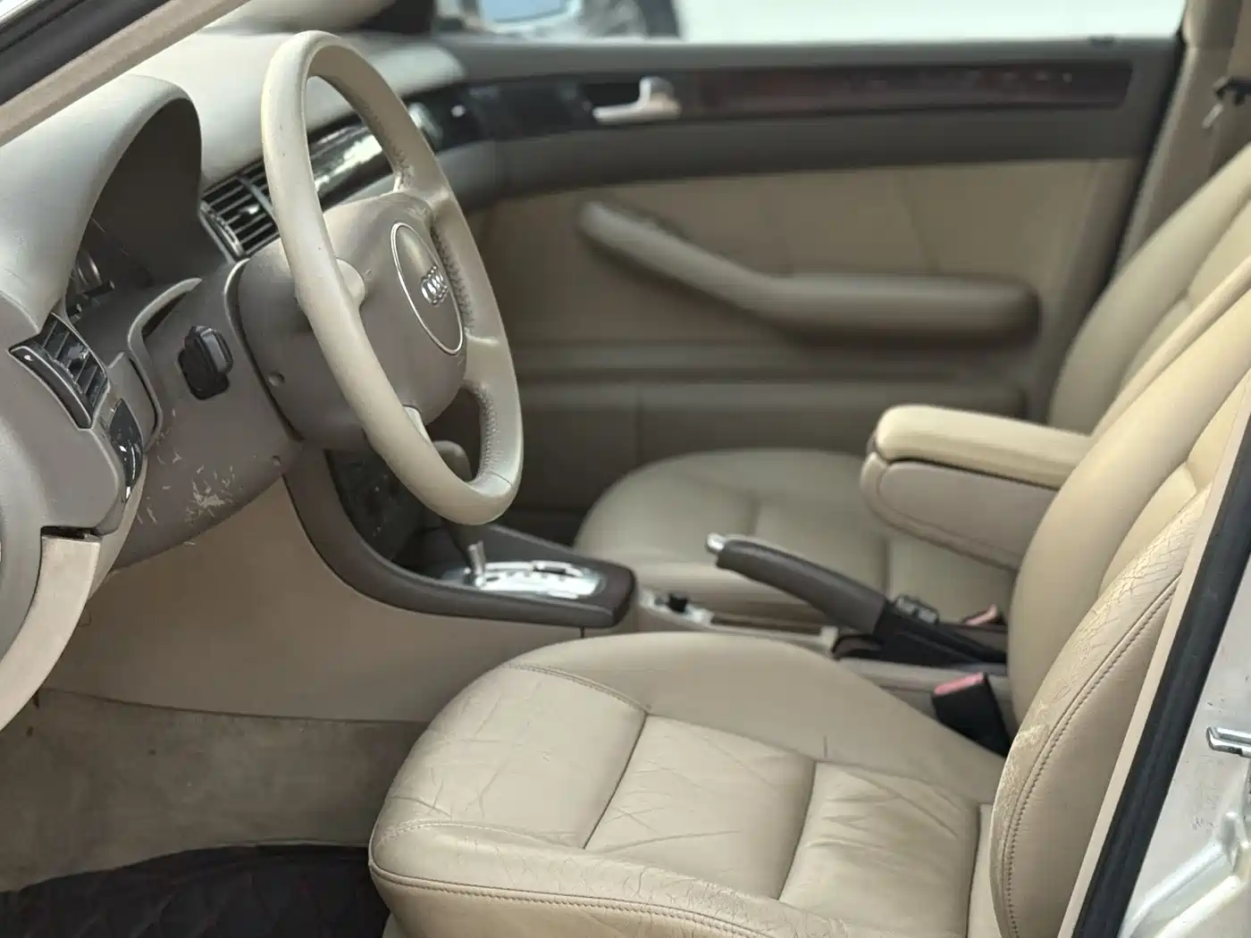 Audi A6 2004 Model 2.4L Luxury Comfort фото 17
