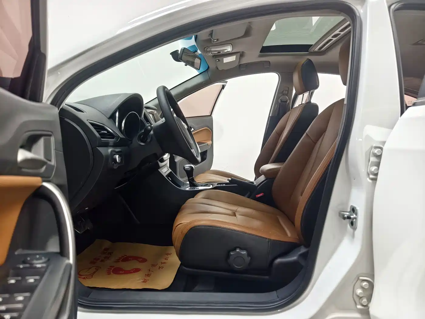 MG GT 2017 2016 Model 1.5T Automatic Premium Luxury Edition
