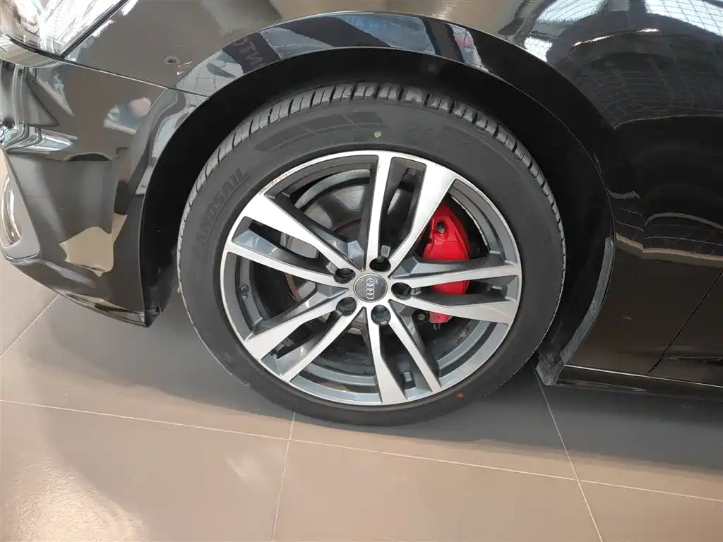 Audi A6L 2020 40 TFSI Luxury Dynamic фото 25