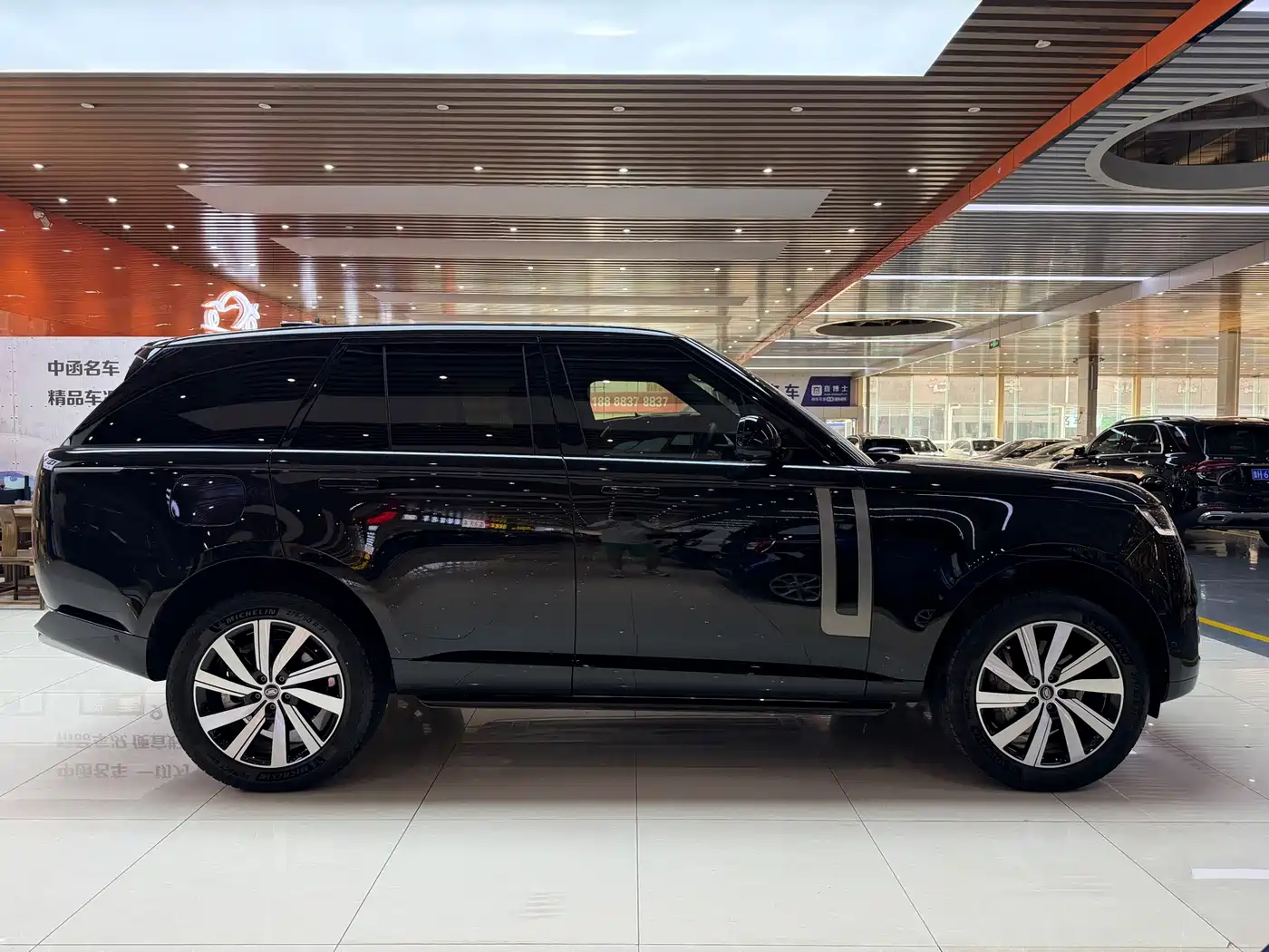 Land Rover Range Rover 2025 2025 3.0 L6 360PS Golden Age Edition