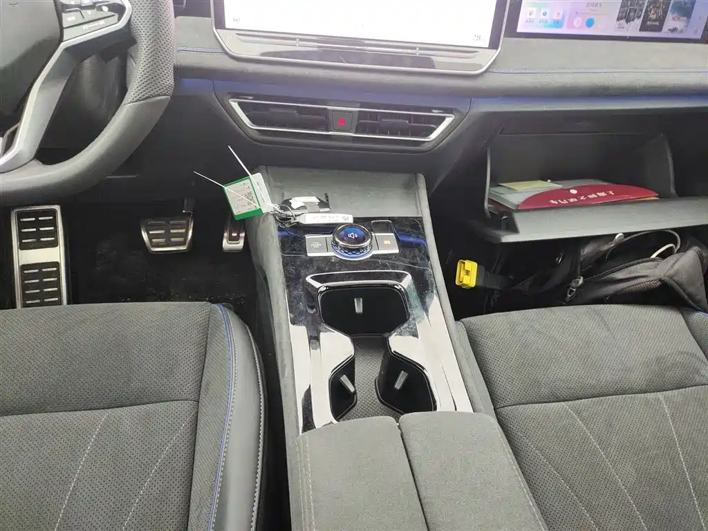 Volkswagen Tiguan L 2024 PRO 380TSI 4WD R-Line Premium Edition фото 6