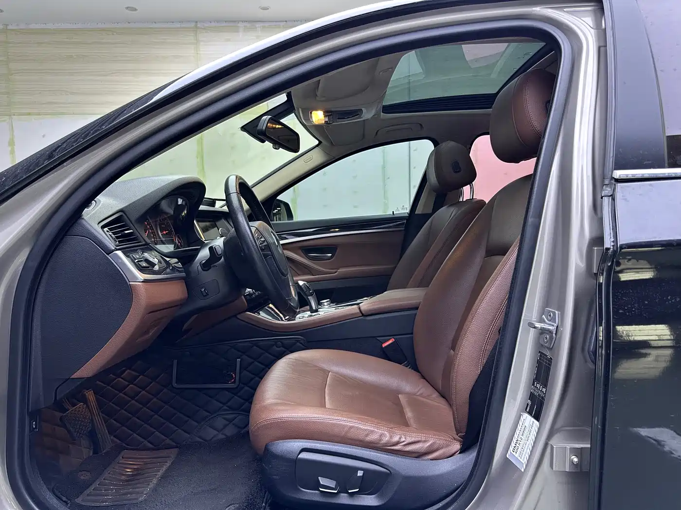 BMW 5 Series (Import) 2015 520i Elegance фото 8