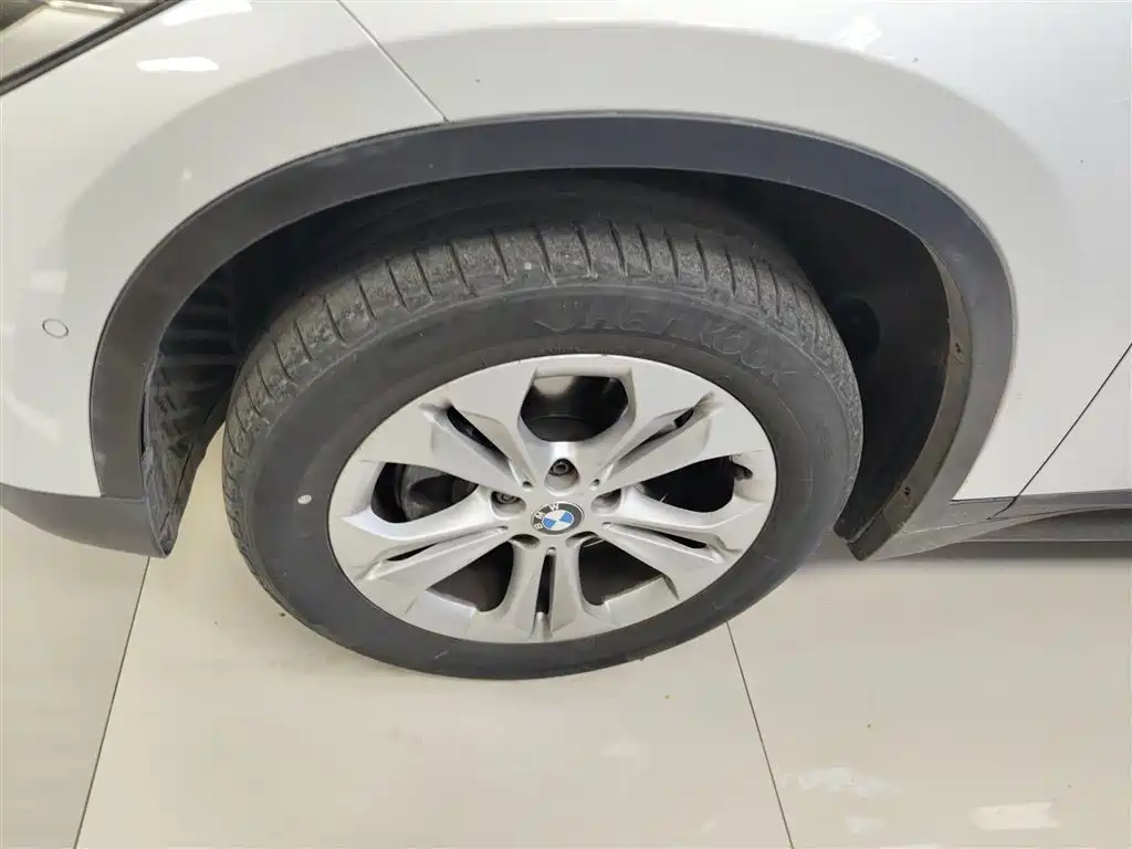 BMW X1 2016 sDrive18Li Premium Model фото 23