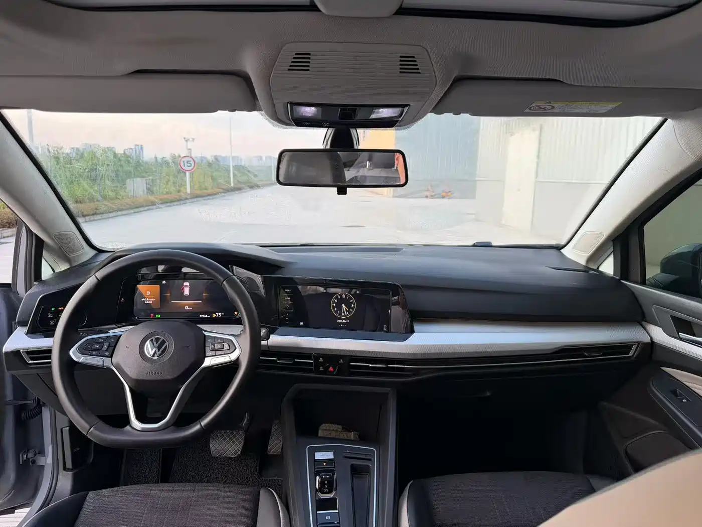 Фото 5 - Volkswagen Golf