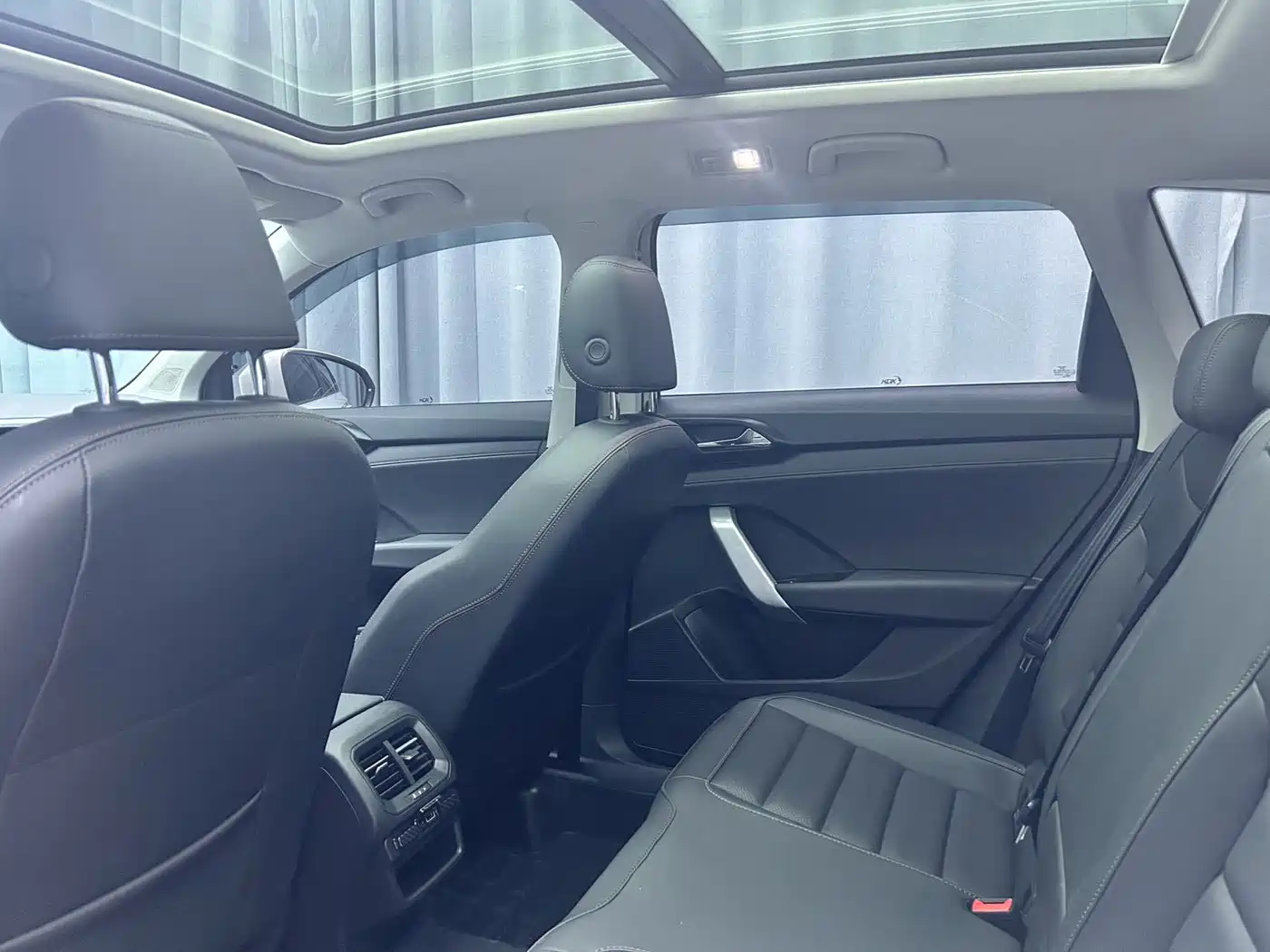 Volkswagen Tharu, миниатюра 13