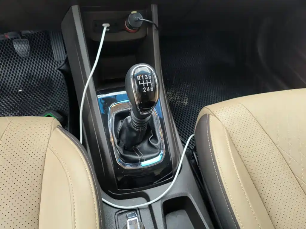 Baojun 310W 2017 2017 1.5L Manual Fashion Edition (China V)