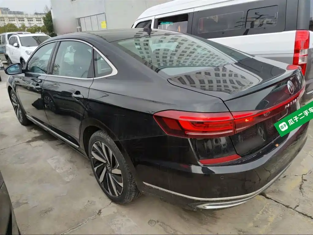 Volkswagen Passat 2022 330TSI Elite Edition фото 23