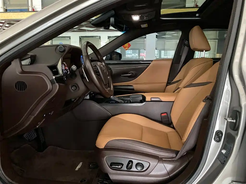 Lexus ES 2020 200 Excellence фото 12
