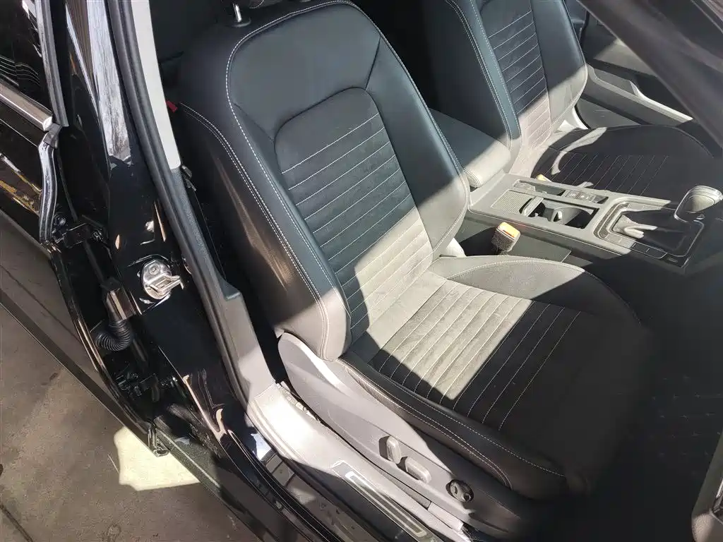 Volkswagen Magotan 2020 330TSI DSG Luxury фото 20