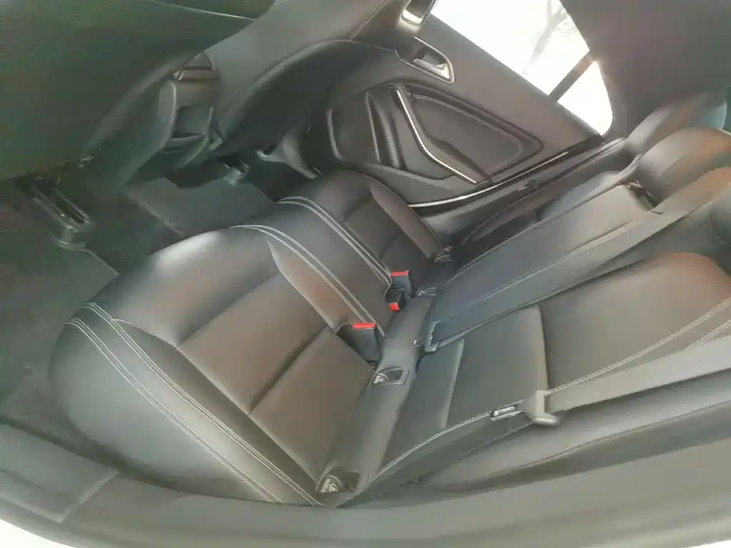 Mercedes-Benz CLA (Import) 2016 Facelift CLA 200 Sport фото 17