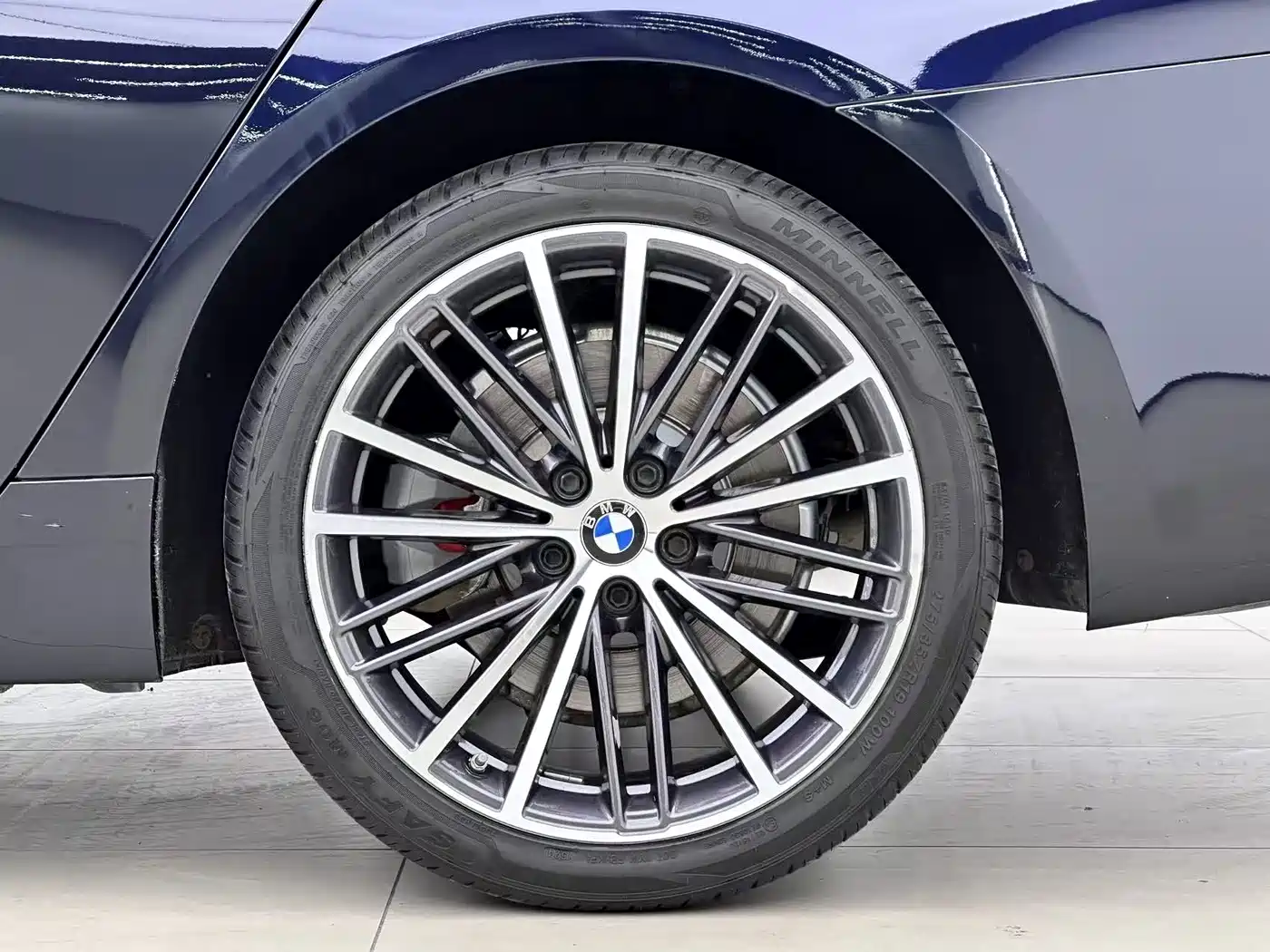 BMW 5 Series 2021 530Li Leading M Sport Package фото 2