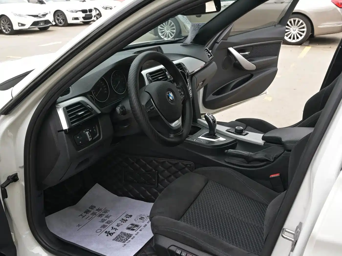 BMW 3 Series 2017 320i M Sport фото 15