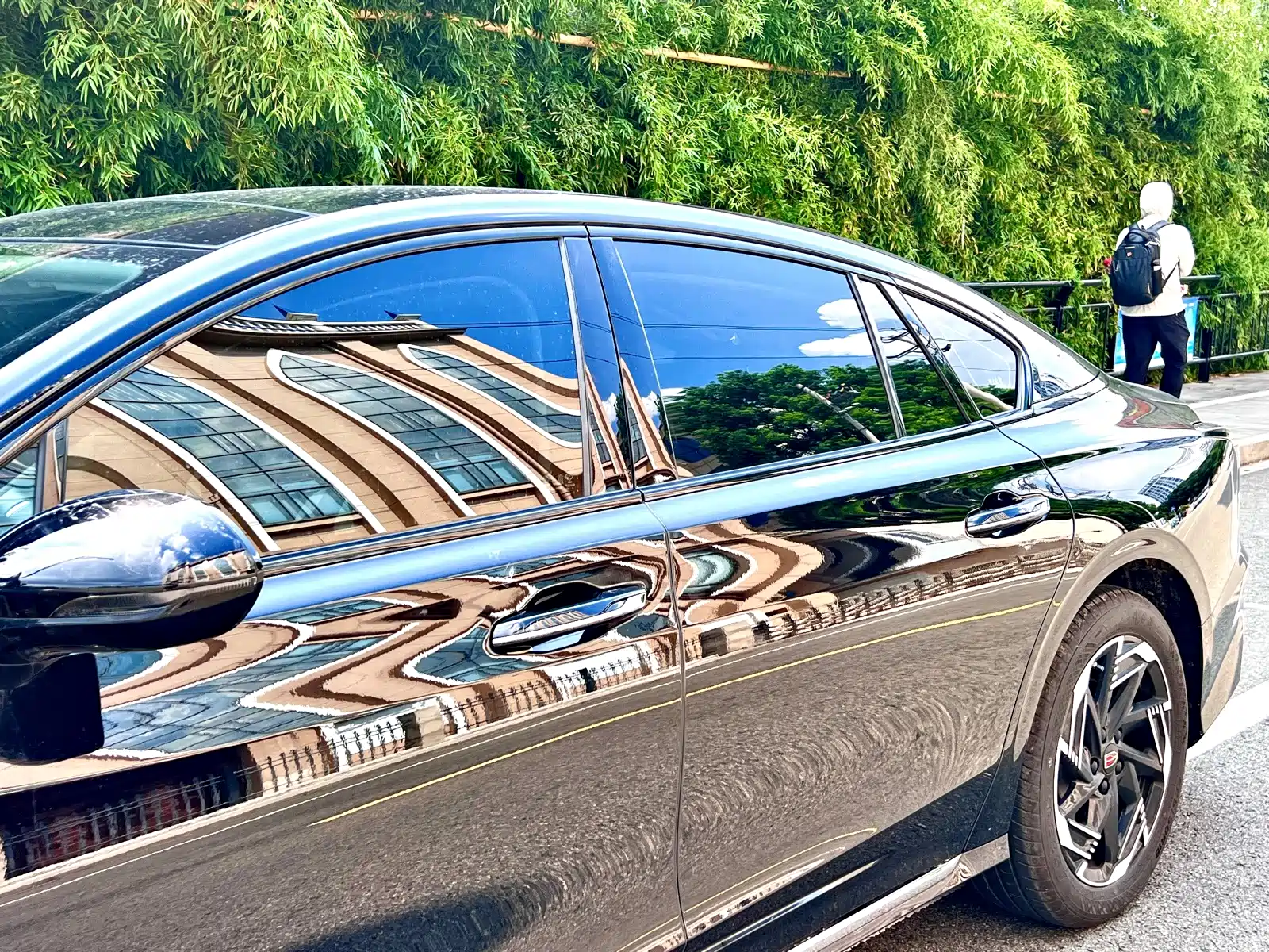 Фото 6 - Hongqi H6