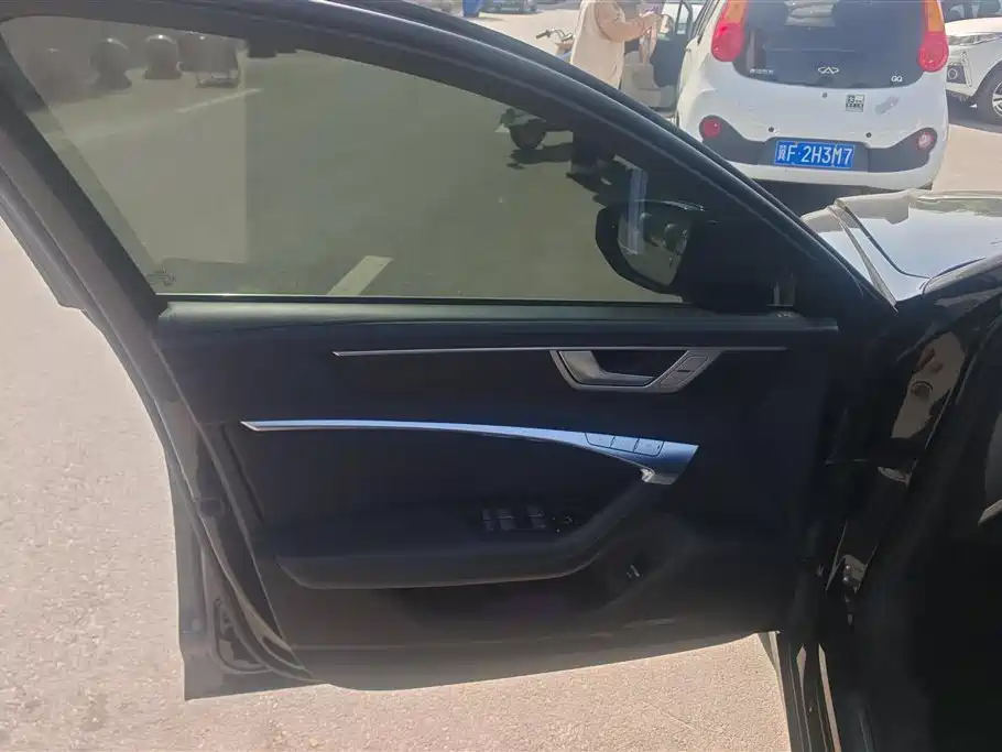 Audi A6L 2024 45 TFSI quattro Exclusive Dynamic фото 7