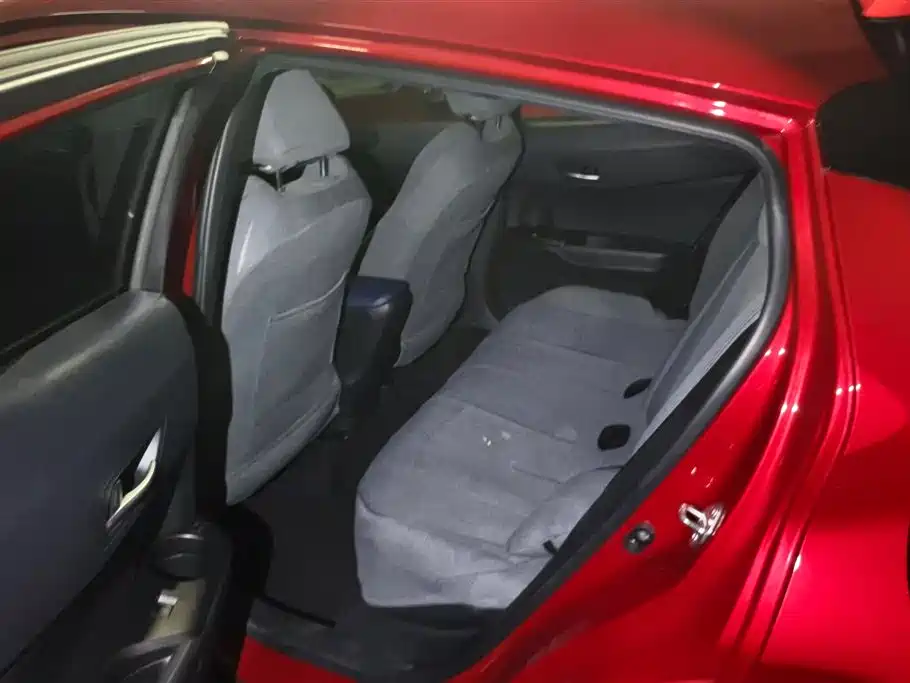 Toyota C-HR 2021 2.0L Comfort Edition фото 11