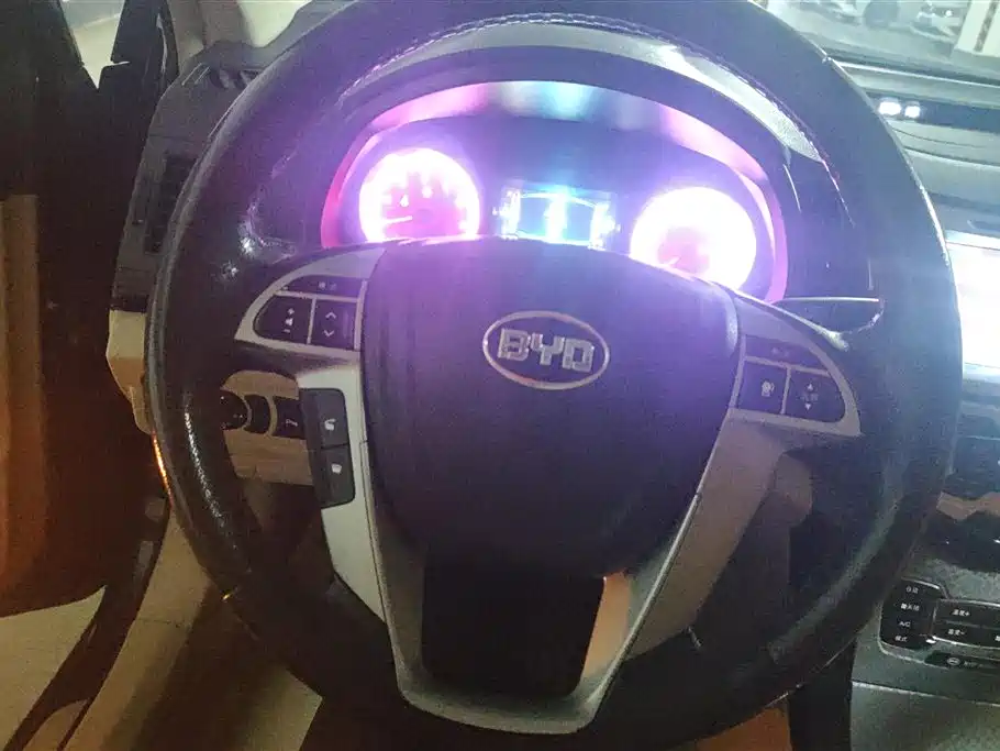 BYD Surui 2013 1.5L Manual Premium фото 15