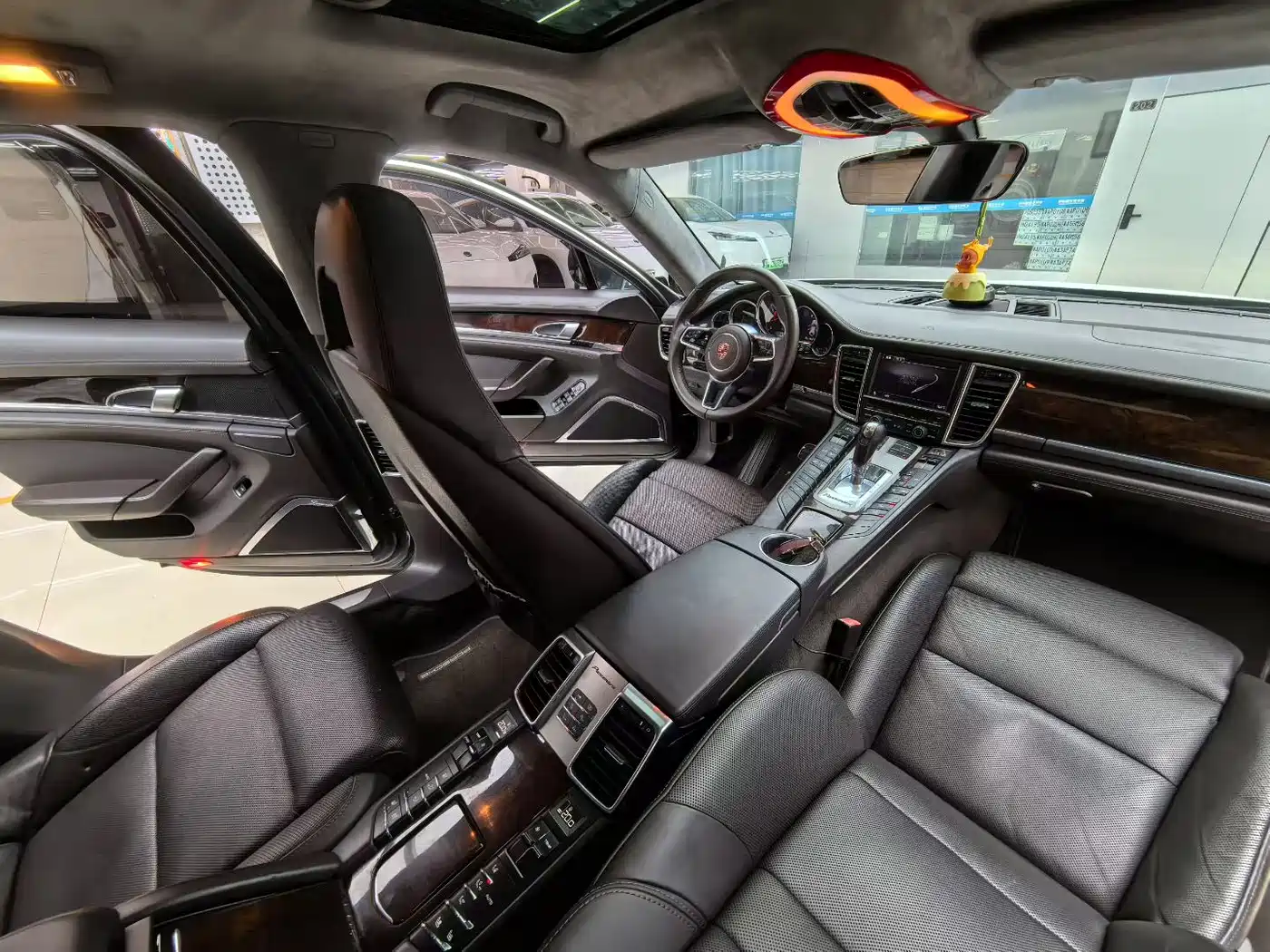 Фото 6 - Porsche Panamera