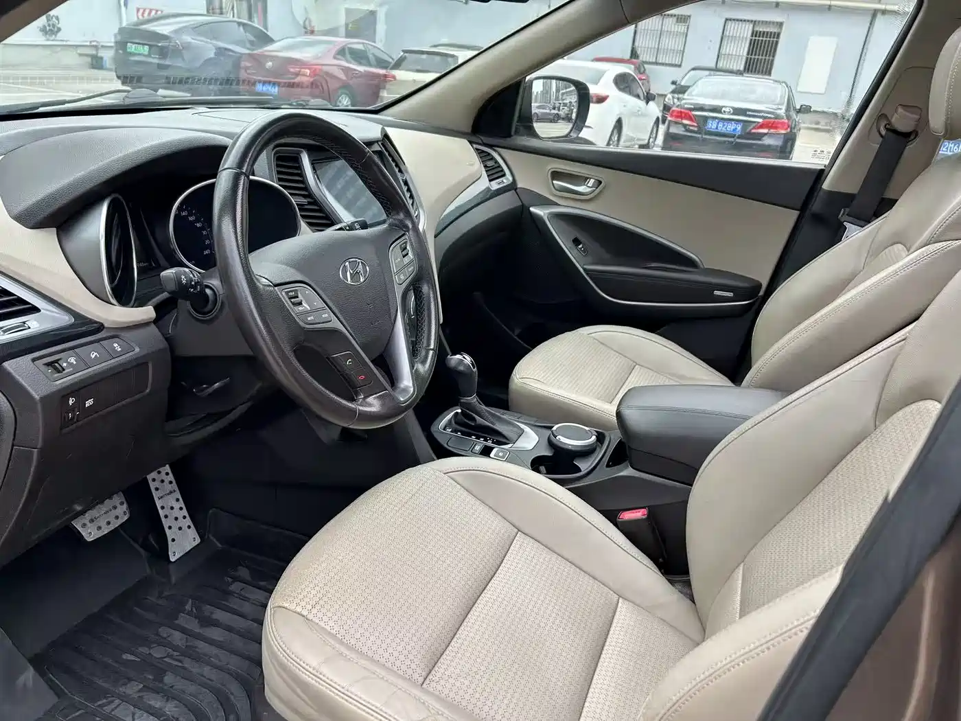 Hyundai Santa Fe 2013 Model 2.4L Automatic 2WD Smart фото 13