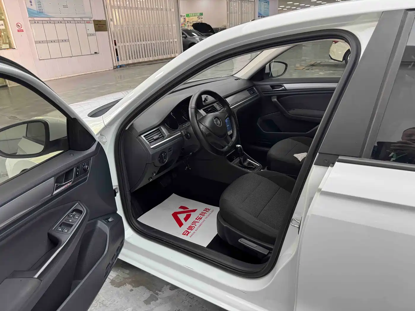Volkswagen Bora 2018 1.5L Automatic Fashion фото 7