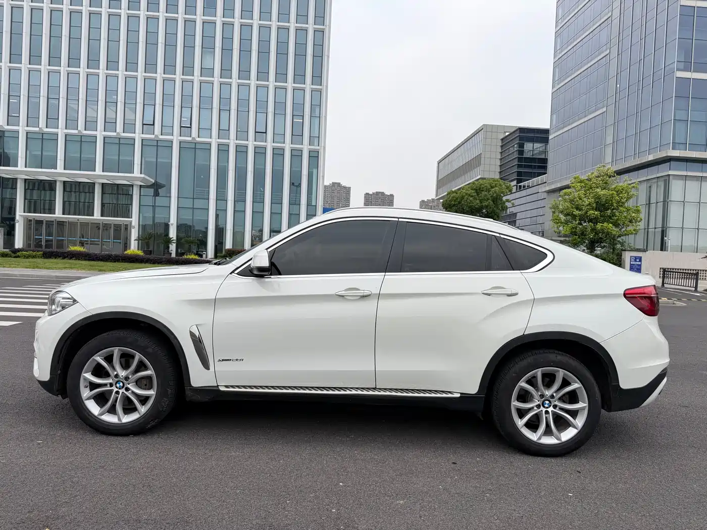 BMW X6 2015 xDrive28i фото 23