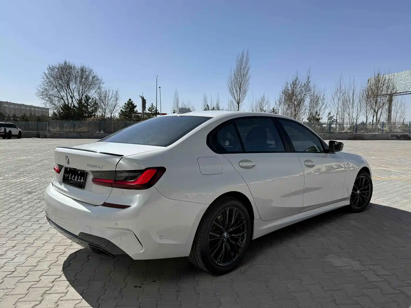 BMW 3 Series 2022 325Li M Sport Shadow Edition фото 11