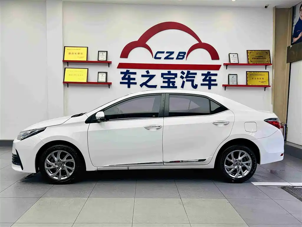 Toyota Corolla 2017 Facelift 1.2T S-CVT GL-i Leather Edition фото 4